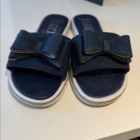 Juicy Couture Ladies Navy Bow Slide Sandals - Picture 8 of 9